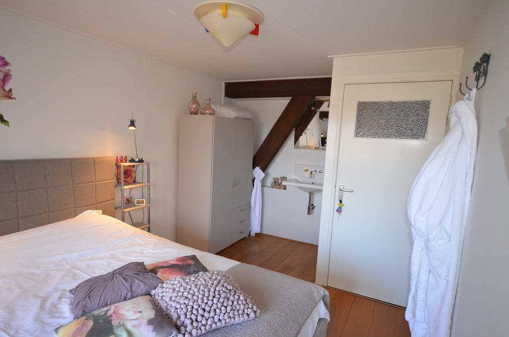 Bed and Breakfast Bloemenhoeve Birdaard Exterior foto