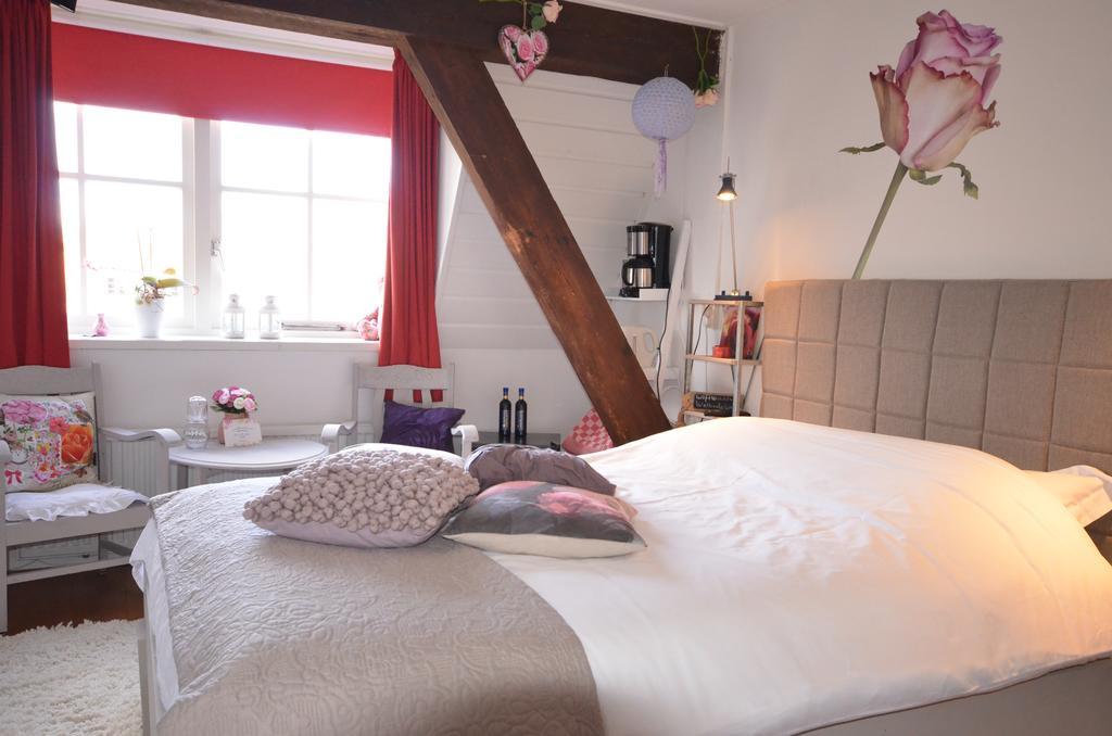 Bed and Breakfast Bloemenhoeve Birdaard Exterior foto