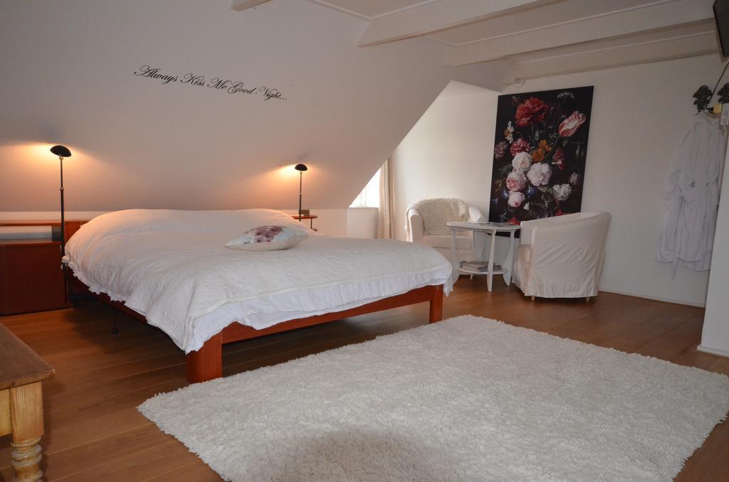 Bed and Breakfast Bloemenhoeve Birdaard Exterior foto