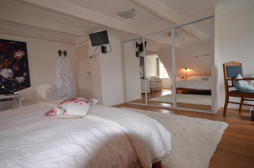 Bed and Breakfast Bloemenhoeve Birdaard Exterior foto